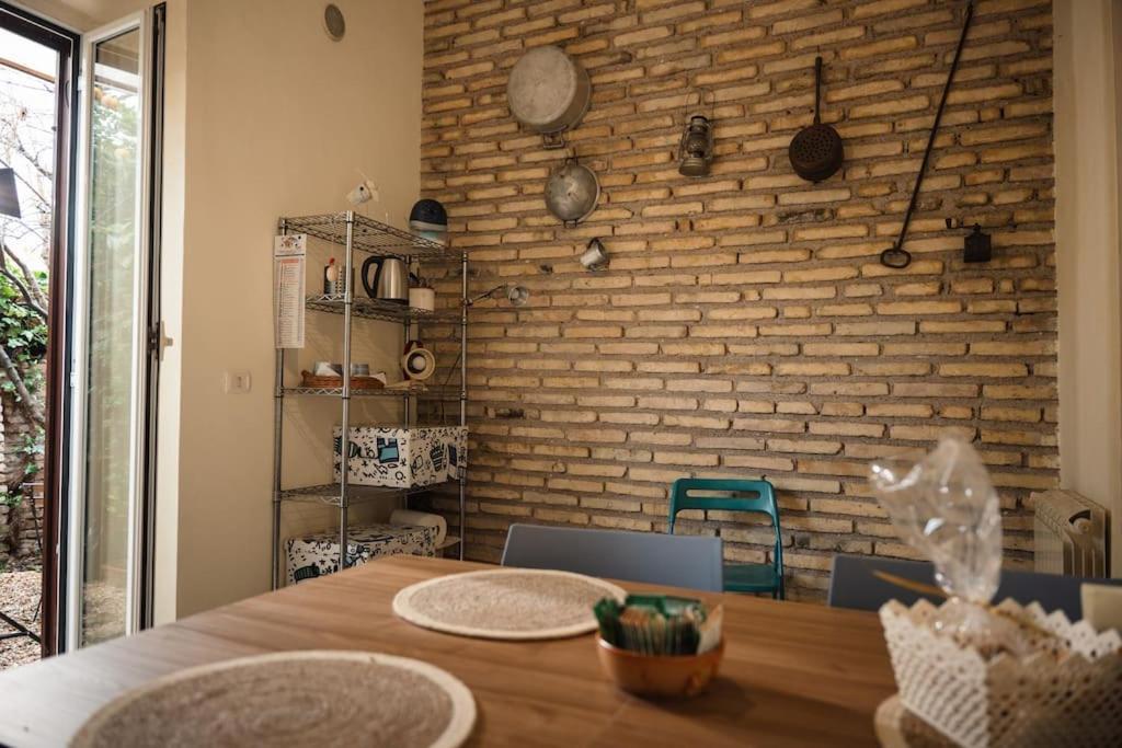 Two-Room Apt. Under The Aqueduct'S Arch In Pigneto Рим Экстерьер фото